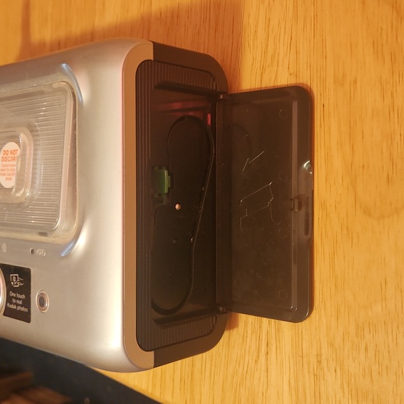 Kodak Easy Share digital camera with printer dock - Picture 5 of 12